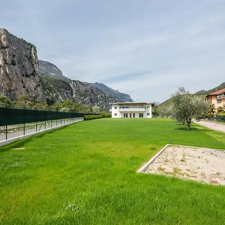 Casa Flavia, Mountains & River * Arco